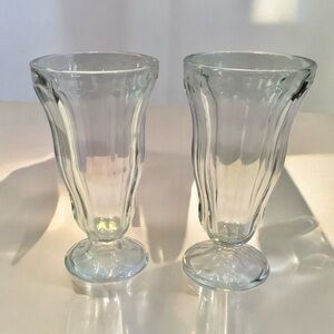 Vintage  Soda Fountain Glasses Sundae Ice Cream Parfait  7" Wavy Sides Set Of 2